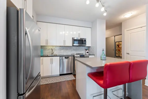 330 Burnhamthorpe RD W #2604, Mississauga, ON L5C 4P4