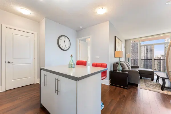 330 Burnhamthorpe RD W #2604, Mississauga, ON L5C 4P4