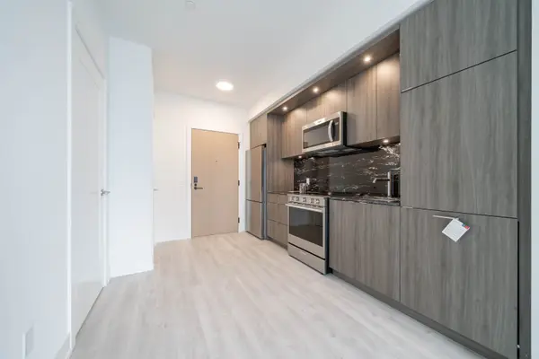 25 Cordova AVE #1214, Toronto W08, ON M9A 0E5