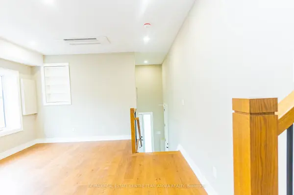 4027 Bloor ST W #Unit A, Toronto W08, ON M9B 1M4