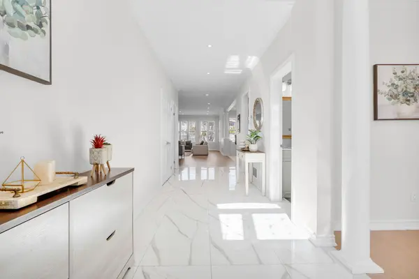 2522 Lyndhurst DR, Oakville, ON L6H 7W3