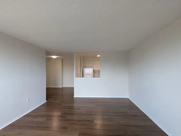 6719 Glen Erin DR #204, Mississauga, ON L5N 3S6