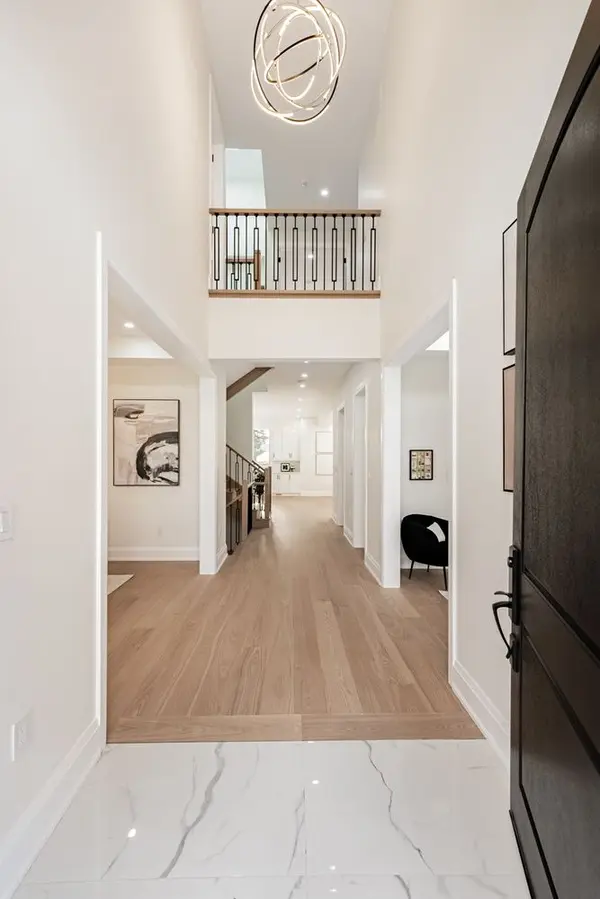 368 Weighton DR, Oakville, ON L6K 2R4