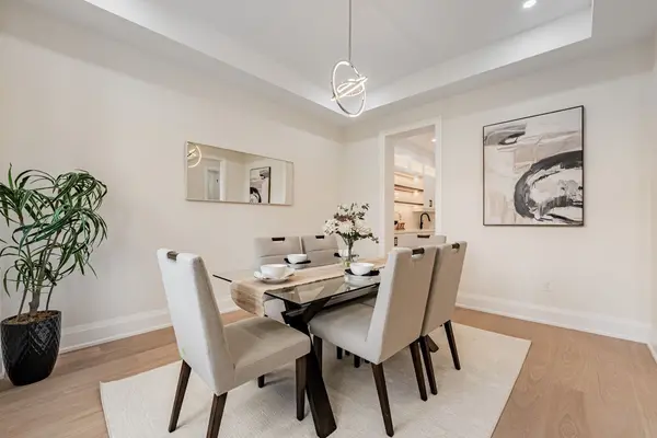 368 Weighton DR, Oakville, ON L6K 2R4