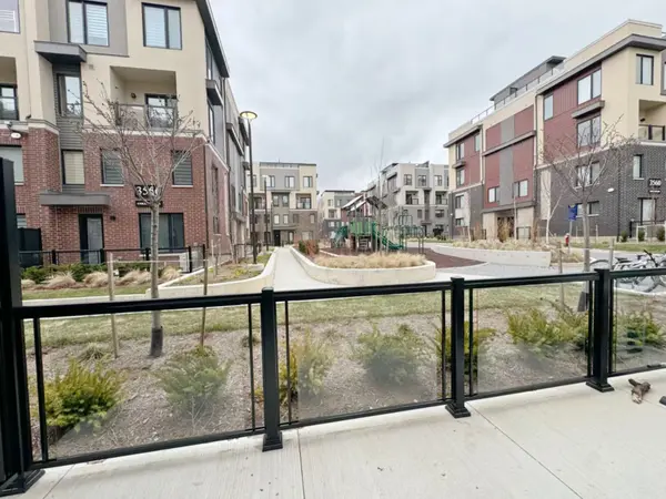 3550 Colonial DR #19, Mississauga, ON L5L 0C1