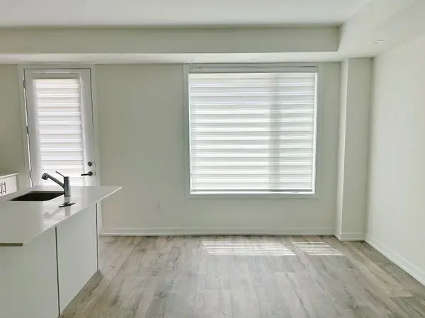 3550 Colonial DR #19, Mississauga, ON L5L 0C1