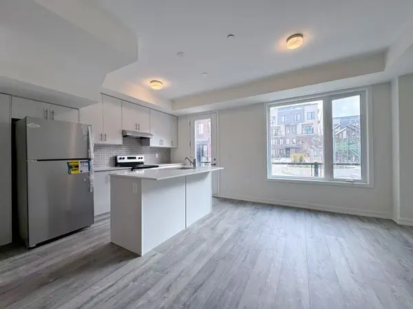 3550 Colonial DR #19, Mississauga, ON L5L 0C1