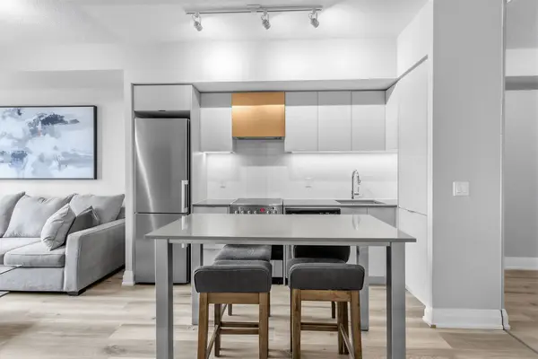 26 Gibbs RD #634, Toronto W08, ON M9B 0E3