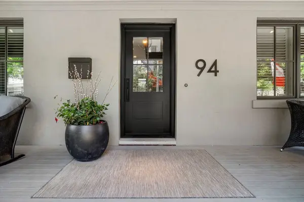 94 Kingsway CRES, Toronto W08, ON M8X 2R9