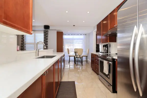 3213 Escada DR, Mississauga, ON L5M 7V6