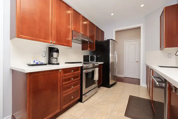 3213 Escada DR, Mississauga, ON L5M 7V6