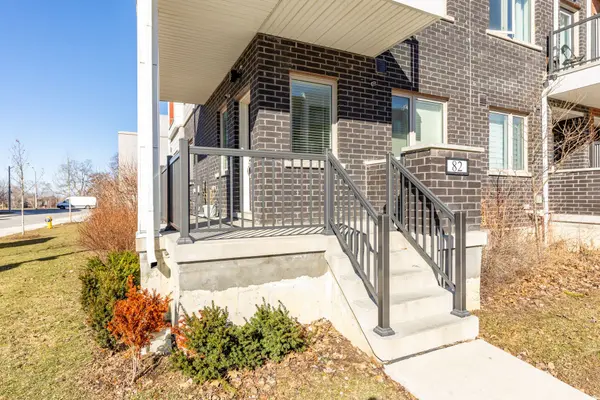 82 William Duncan RD, Toronto W05, ON M3K 0B7