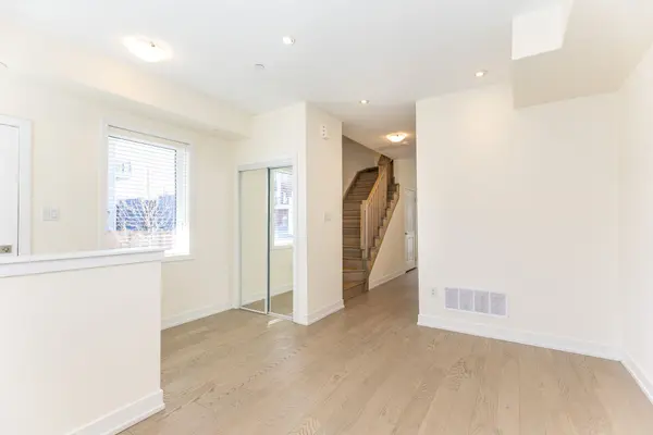 82 William Duncan RD, Toronto W05, ON M3K 0B7