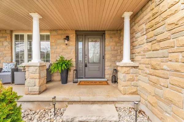 11 Chapman RD, Orangeville, ON L9W 5C7