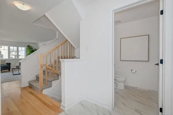 233 Peacock DR, Russell, ON K4R 0A1