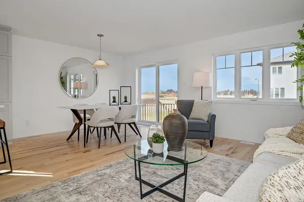 233 Peacock DR, Russell, ON K4R 0A1