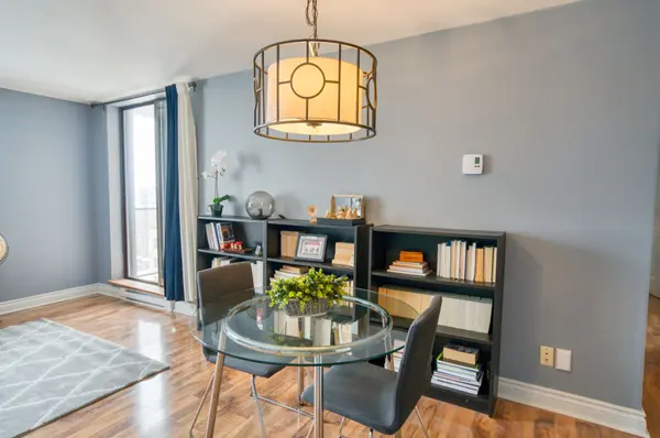 475 Laurier AVE W #1907, Ottawa Centre, ON K1R 7X1