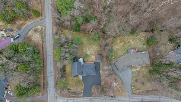 184 Charmont WAY, Constance Bay - Dunrobin - Kilmaurs - Woodlawn, ON K0A 3M0