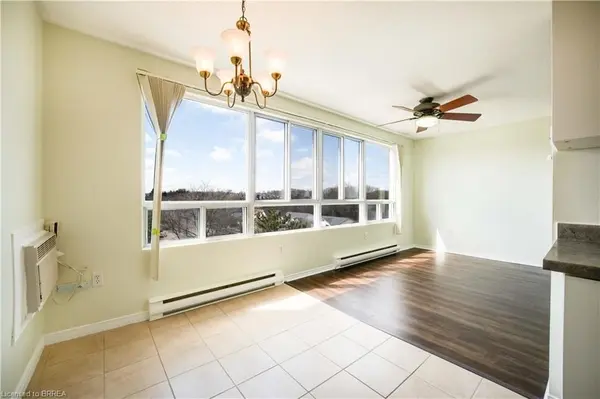 65 Highland CRES #501, Kitchener, ON N2M 5M8