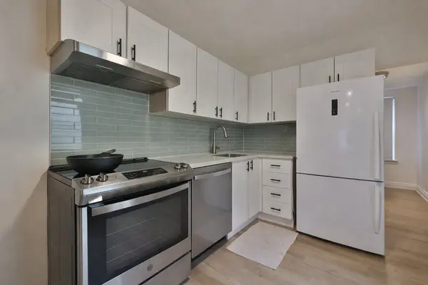 88 Chestnut AVE, Hamilton, ON L8L 6K9