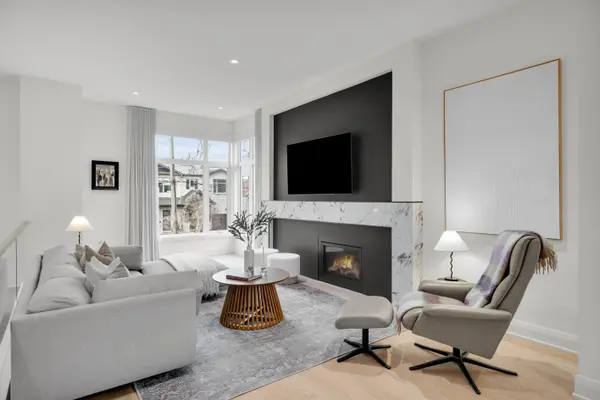 36 Kenora ST, Tunneys Pasture And Ottawa West, ON K1Y 3K8