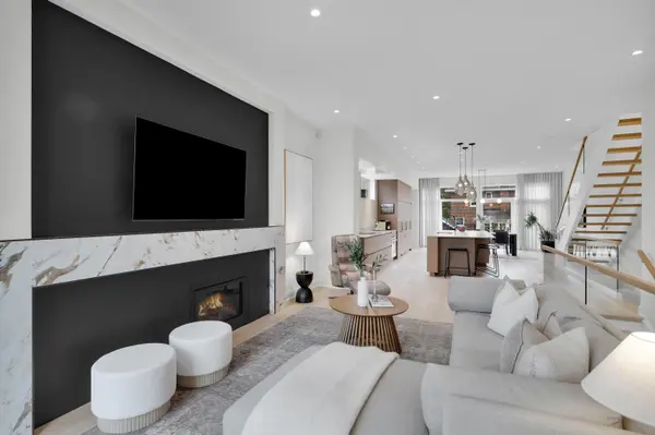 36 Kenora ST, Tunneys Pasture And Ottawa West, ON K1Y 3K8