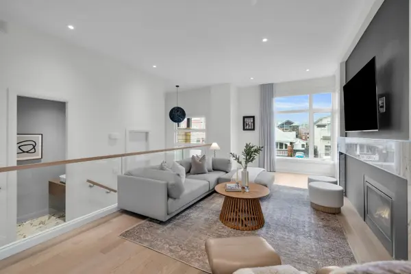 36 Kenora ST, Tunneys Pasture And Ottawa West, ON K1Y 3K8