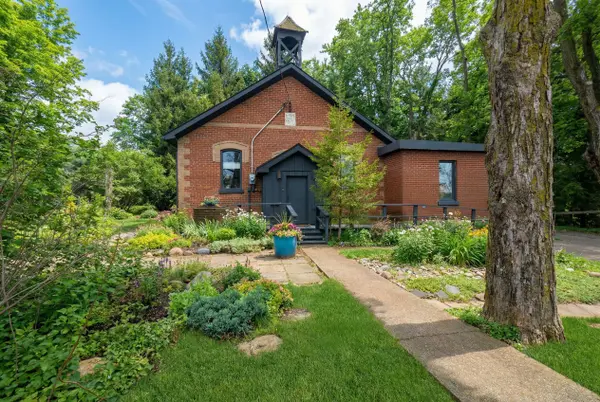 715432 1st Line #EHS, Mono, ON L9A 1A9