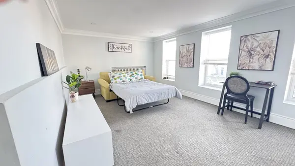 5858 ferry ST #1, Niagara Falls, ON L2G 1S9