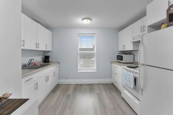 5858 ferry ST #1, Niagara Falls, ON L2G 1S9