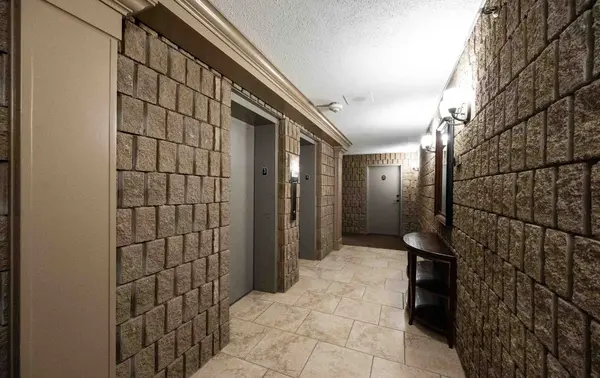 55 Yarmouth ST #302, Guelph, ON N1H 7R4