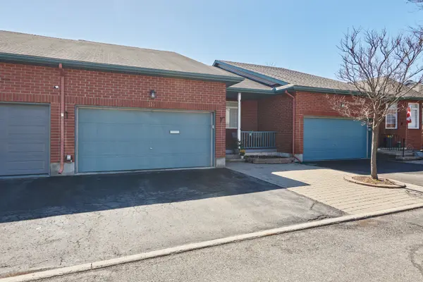 114 Bartlett Private, Hunt Club - Windsor Park Village And Area, ON K1V 2A8
