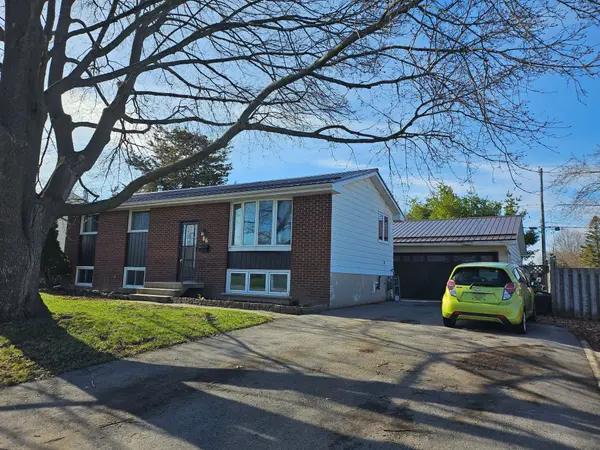 86 Chesterfield DR, Loyalist, ON K7N 1M2