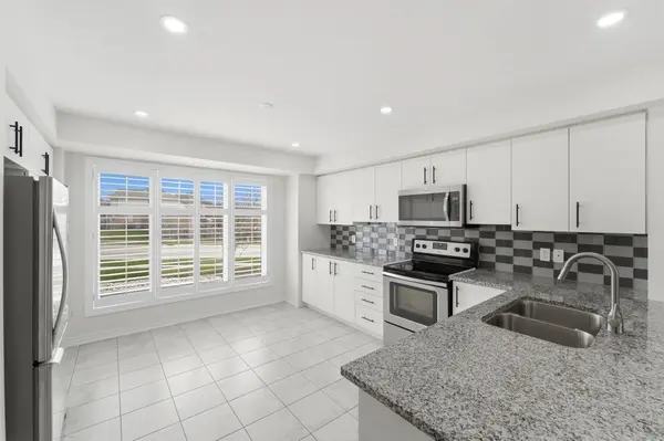 156 Watson Pkwy N #156, Guelph, ON N1E 0P6