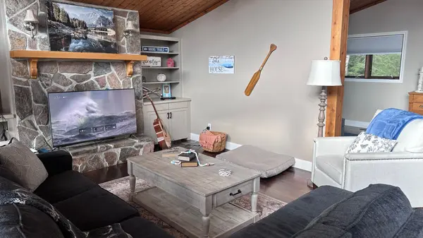 165 Golden Pheasant DR, Huntsville, ON P1H 1B3