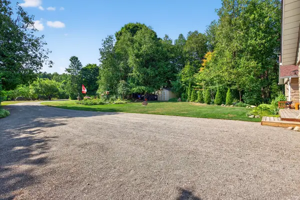 16 Cedar LN #Rd, Mono, ON L9W 6C8