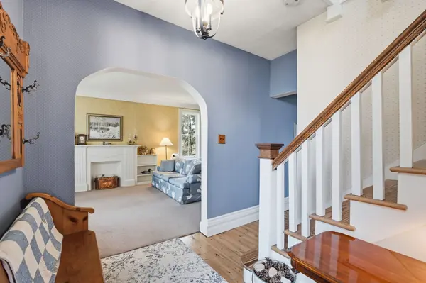 1266 Scenic DR, Hamilton, ON L9K 1J6