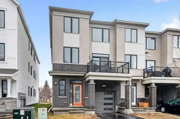 16 Caspian ROW, Kanata, ON K2V 0R7