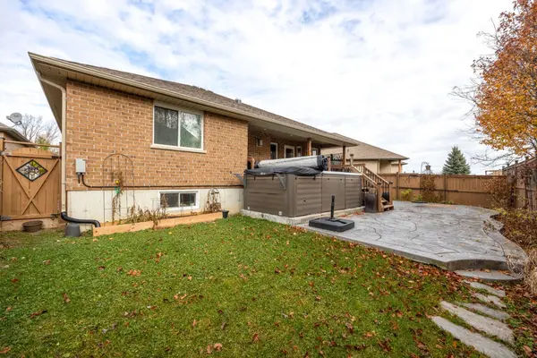 22 Lavender PL, Belleville, ON K8P 0B9