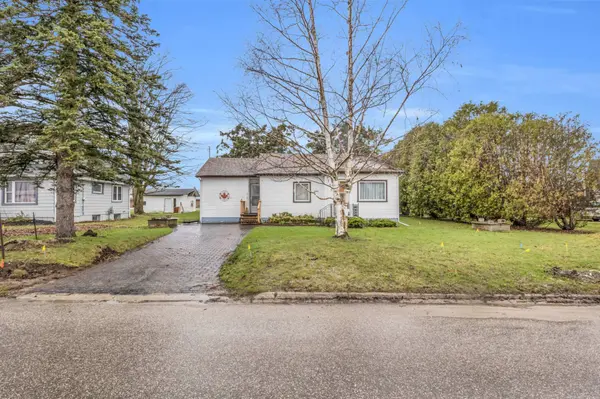 104 King ST, Minto, ON N0G 2P0