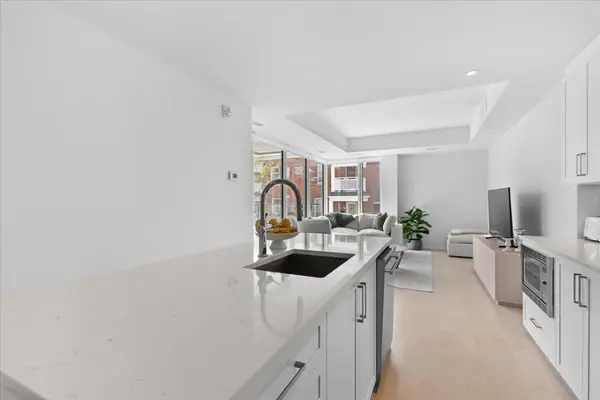 11 Galt ST #201, Glebe - Ottawa East And Area, ON K1S 4R2