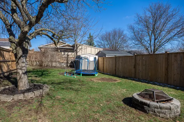 567 Ferndale CT, London South, ON N6C 5C2