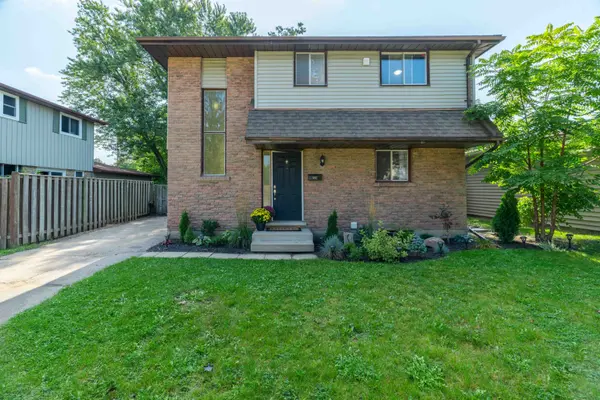 232 Cedarwoods CRES, Kitchener, ON N2C 2J8