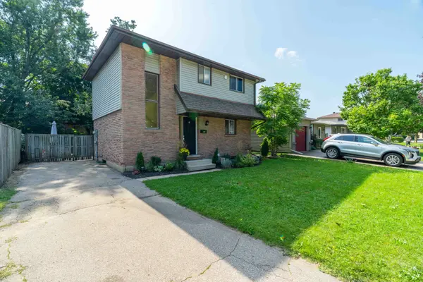 232 Cedarwoods CRES, Kitchener, ON N2C 2J8