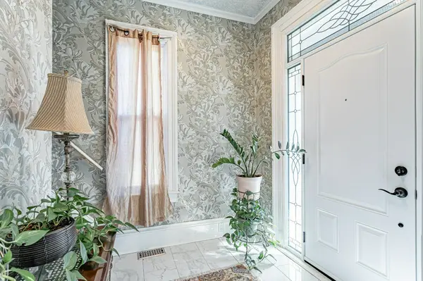 52 Princess AVE, St. Thomas, ON N5R 2V7