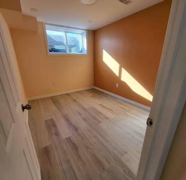 82 Keating ST #Lower Level, Guelph, ON N1E 7G1