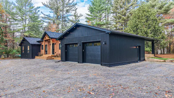 691 South Waseosa Lake RD, Huntsville, ON P1H 2N5