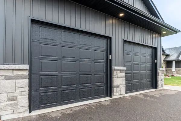 7 Drew ST, Petawawa, ON K8H 0G9