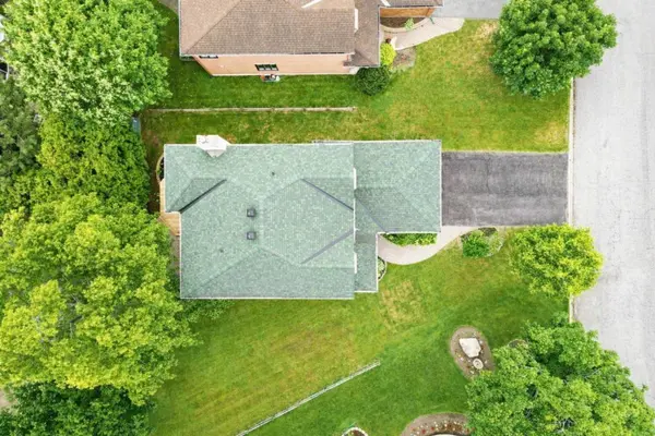 29 TAJ CT, Hunt Club - South Keys And Area, ON K1G 5K7