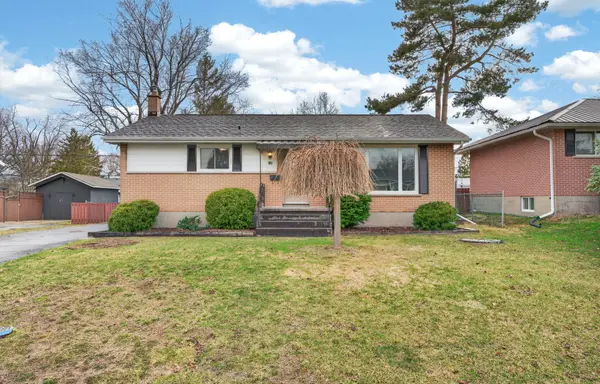 30 Oxford CRES, Loyalist, ON K7N 1P9